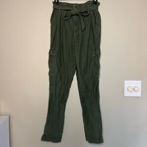 American Eagle relaxed green cargo pant